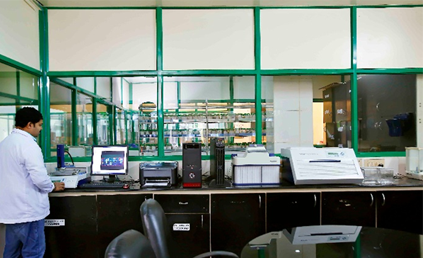 HPTLC (High-performance thin layer chromatography)